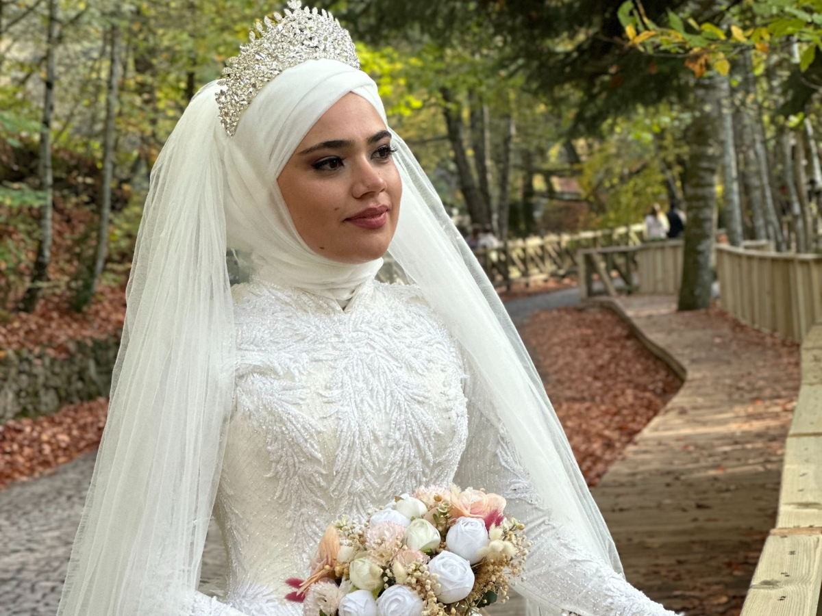 How to Choose the Perfect Wedding Gown for Muslim Brides While Honoring Faith and Elegance