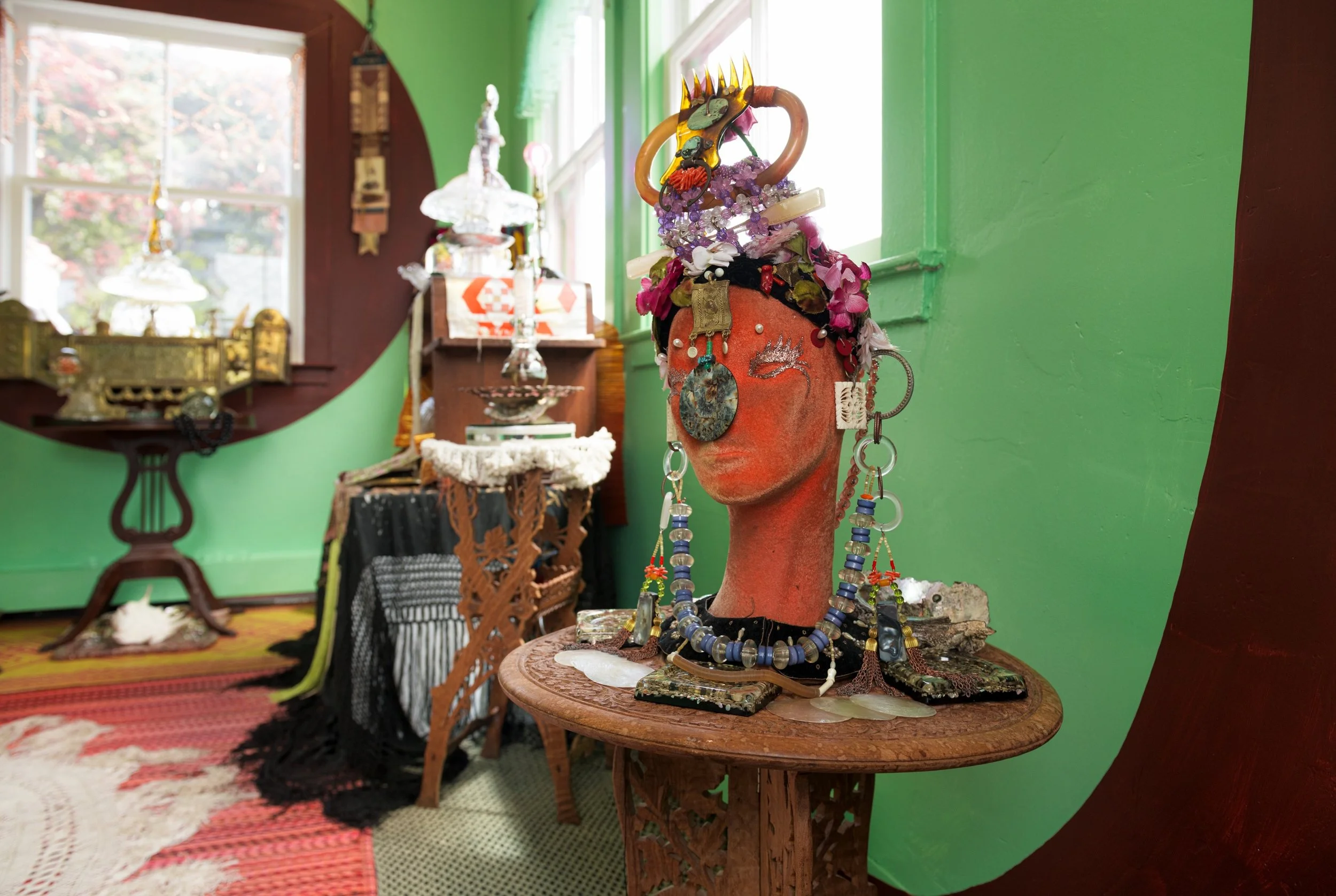 👋 Take a moment to stop by #TheGuardhouse and look through the windows to experience 𝗩𝗲𝘀𝘀𝗲𝗹𝘀 𝗳𝗼𝗿 𝗛𝗲𝗮𝗹𝗶𝗻𝗴 𝗮𝗻𝗱 𝗧𝗿𝗮𝗻𝘀𝗺𝘂𝘁𝗶𝗻𝗴 𝗚𝗿𝗶𝗲𝗳 by Monica Canilao. 

Through altars, found objects, textiles, and reclaimed materials,