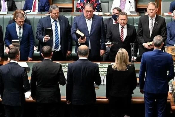 Federal Member for Dawson Andrew Willcox MP takes oath of office