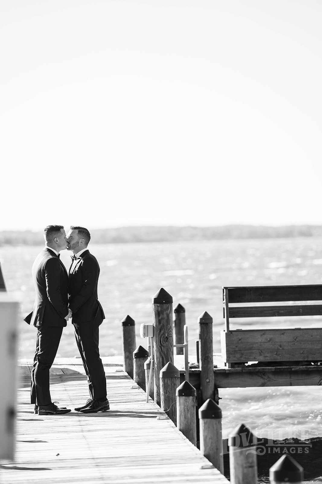 fall-waterfront-private-home-virginia-wedding-same-sex-couple-love-life-images-009.jpg
