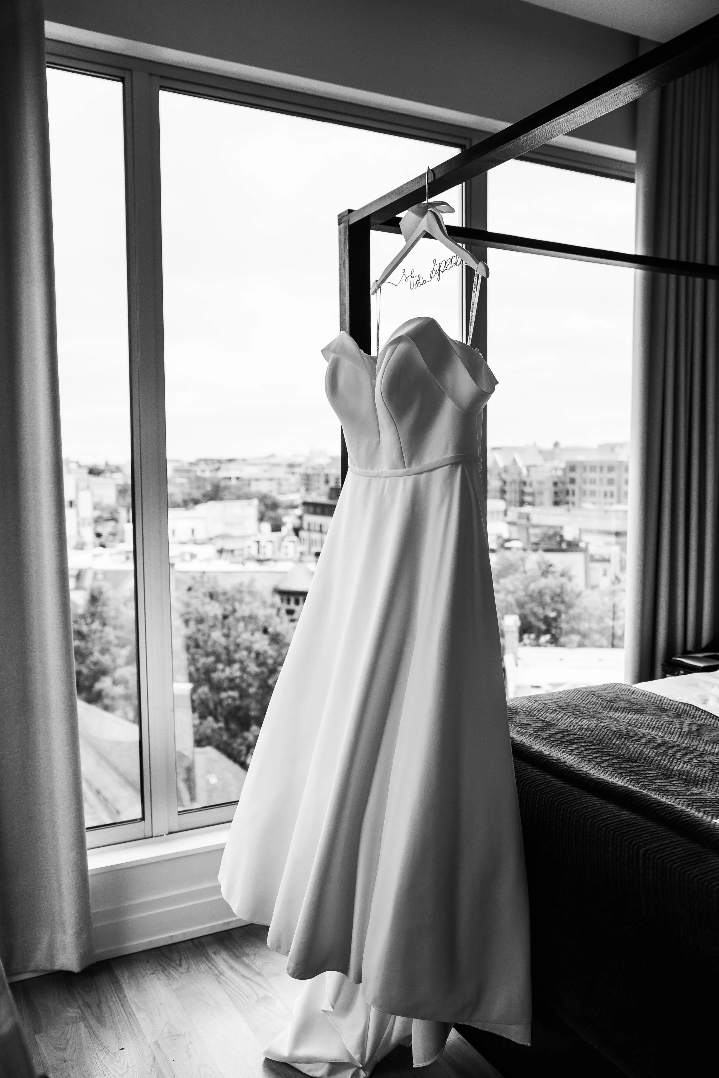elegant-spring-washington-dc-wedding-arena-stage-love-life-images-01.jpg