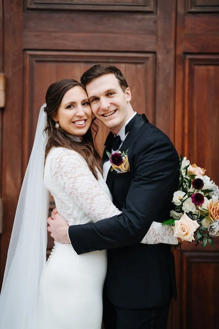 elegant-chic-winter-wedding-peabody-library-baltimore-love-life-images 028.JPG