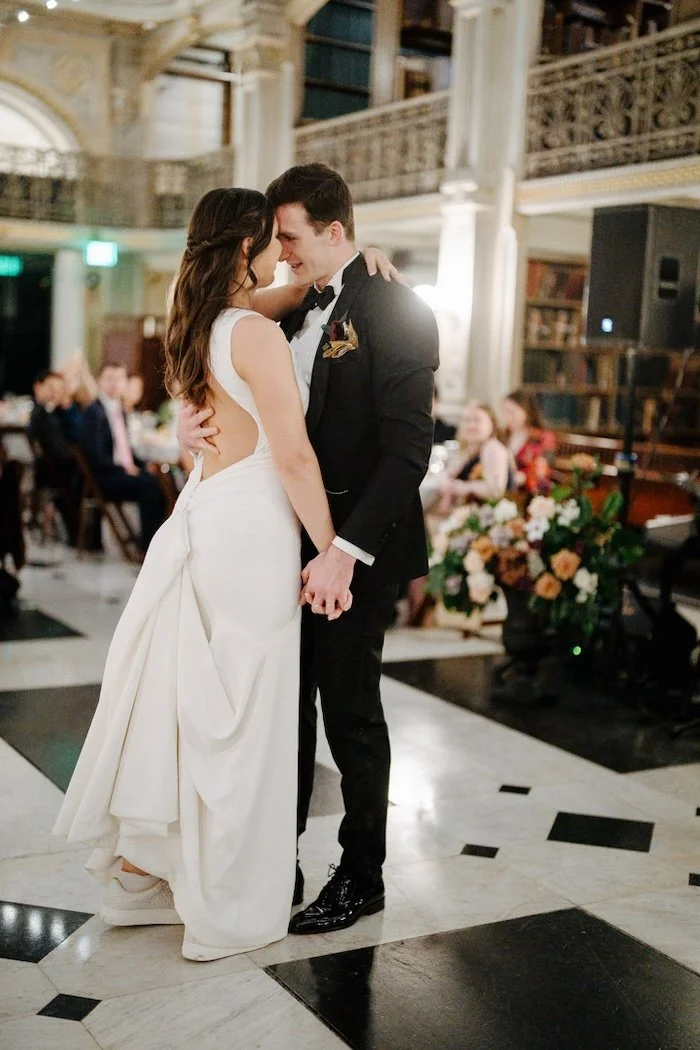 elegant-chic-winter-wedding-peabody-library-baltimore-love-life-images 046.JPG