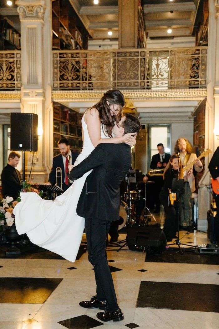 elegant-chic-winter-wedding-peabody-library-baltimore-love-life-images 047.JPG