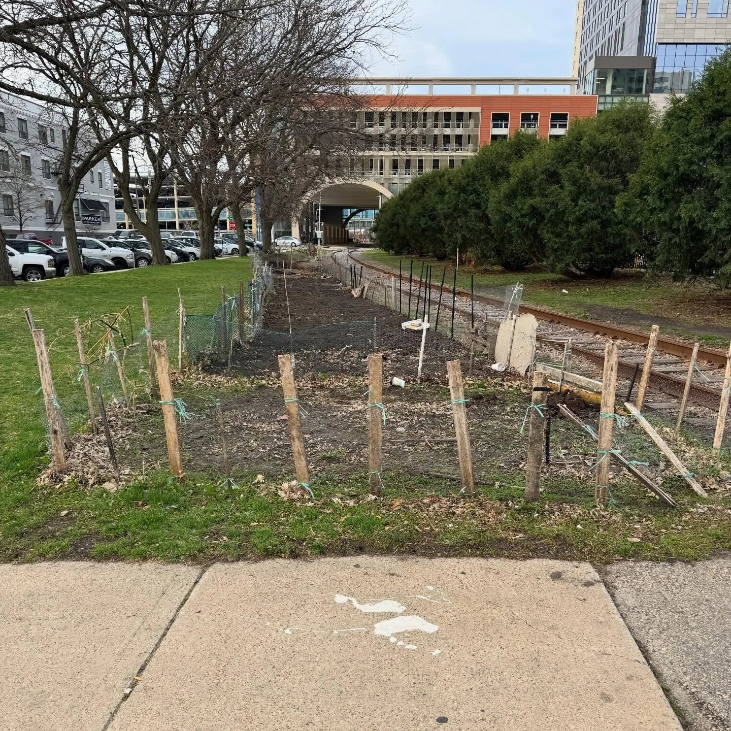 This is one of my favorite gardens in our #rochmn fair city. Peer-reviewed data show the sentience of plants, and the healing properties of microbiological soil components. For folks carrying deep trauma, poverty, homelessness, substance and/or chemi