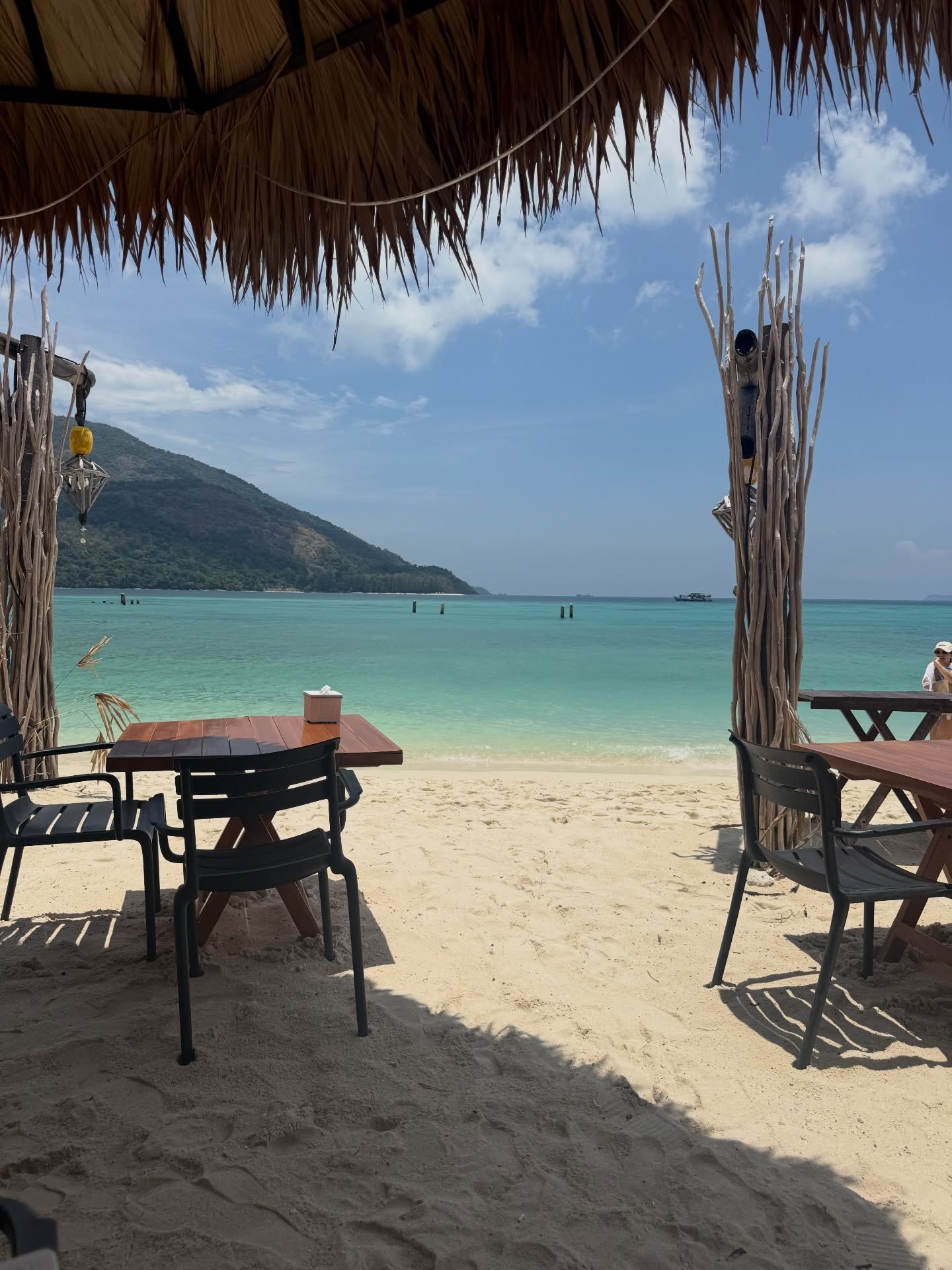 Being away from home doesn&rsquo;t mean a pause in the routine that supports you in feeling your best, just a simple pivot is all it takes - a few swaps, and knowing that uninterrupted time with your gang ❤️ can fully fill up your cup!

Here&rsquo;s 