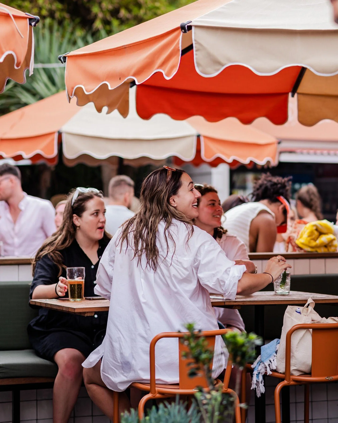 From the sand to the bar, our Garden is the best spot to spend the sunny afternoons.