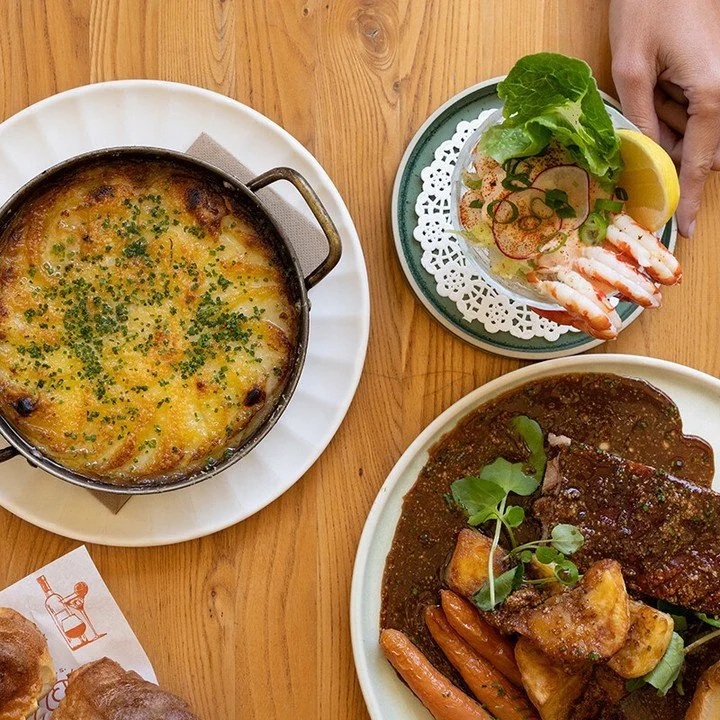 Easter Sunday by the Bay 🐰🌊 Our Sunday Roast is on from 11:30am until it&rsquo;s gone - with a few limited-edition specials in the mix.

Think Hot Cross Bun Sando and Blackberry Basil Sour 🍸
Swipe to see what&rsquo;s on the menu ➡️