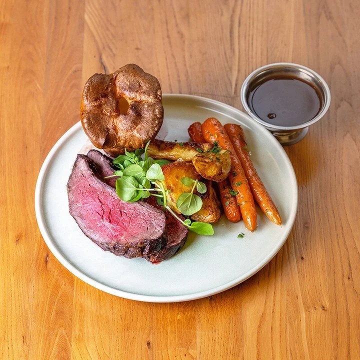 Sunday Roast at the Bay 🍻🍖 From 11:30am, our hearty roast is served &lsquo;til sold out - beef, pork or pumpkin with all the trimmings, $32.

Walks-in welcome or book your table online ➡️