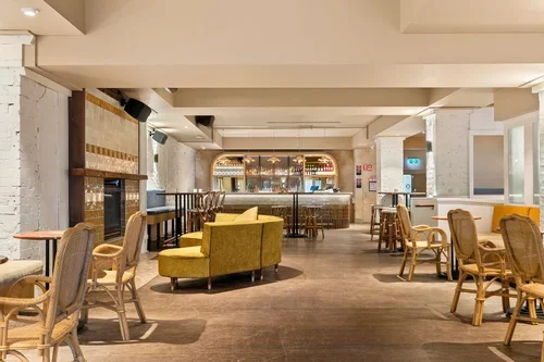 ARDEN LOUNGE