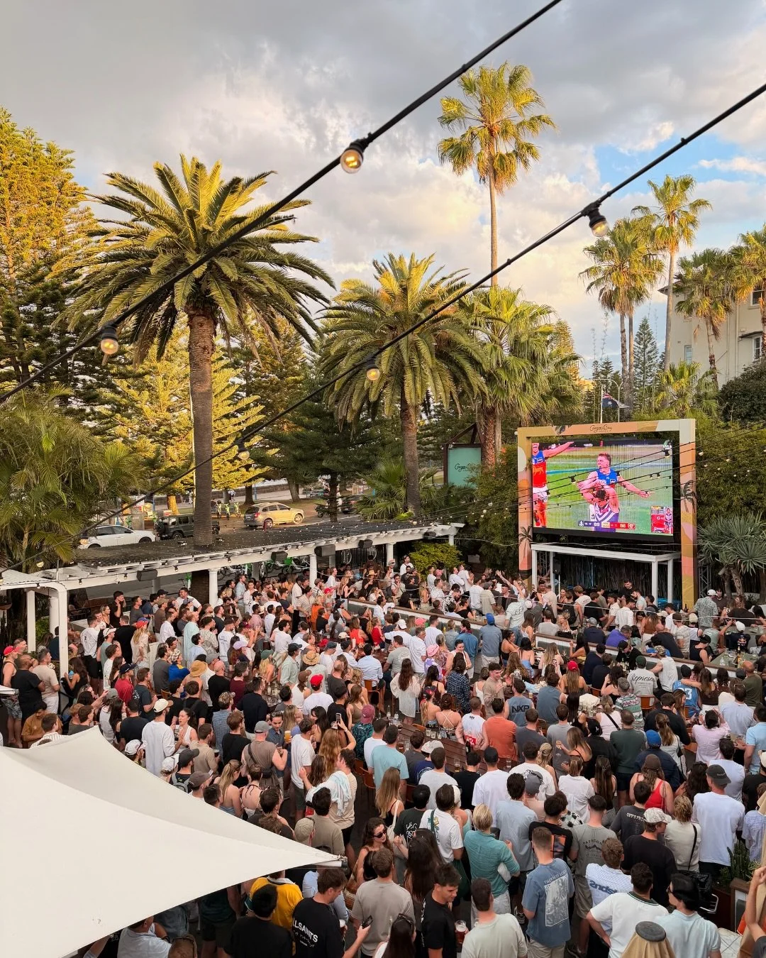 Plenty happening at CBH this weekend ➡️

Ockerfest all weekend in The Garden. Sausage sangas, cold tinnies, backyard games and plenty of prizes up for grabs. Tag @coogeebayhotel in your ocker snaps for a chance to win Bundy merch 👀

NRL Grand Final 