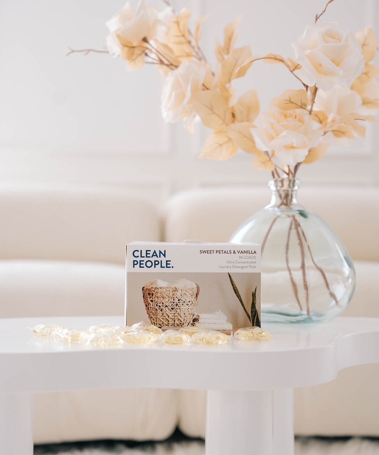 This is your reminder to book your brand/product shoot! 🙈 February is filling up and I am having so much fun planning for all these creative shoots 🤍 My dms are always open! 
-
-
#brandphotography #brandphotographer #productphotography #foodphotogr