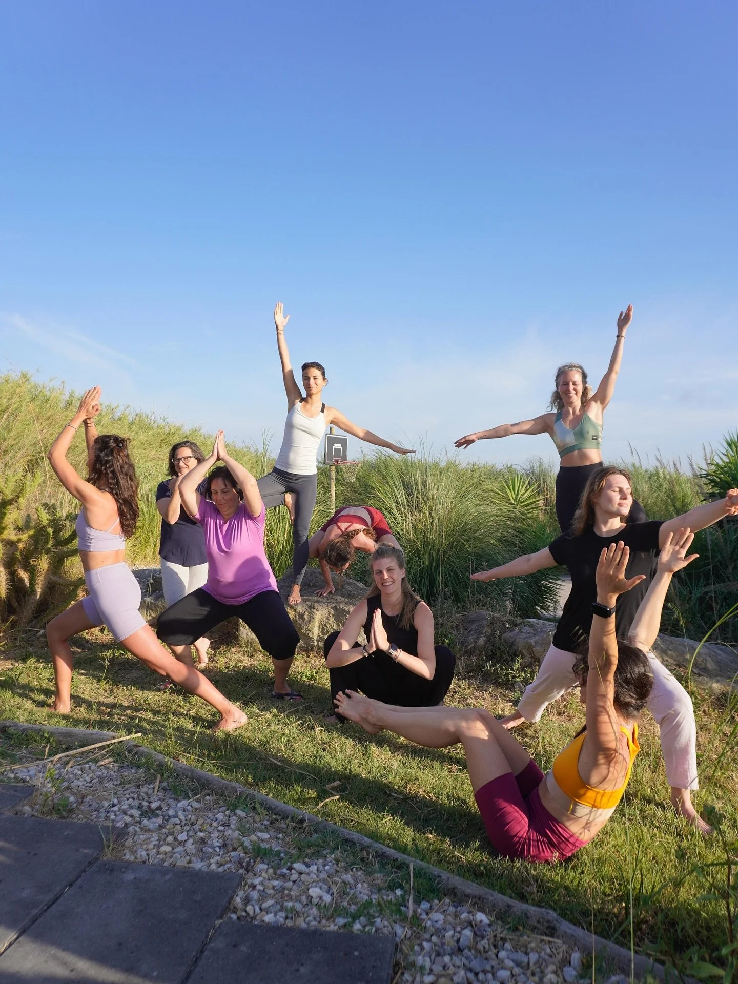 ✨ Il Gruppo Fa la Differenza: Ti Spiego Perch&eacute;.

Questa foto racchiude molto pi&ugrave; di semplici sorrisi. Racconta la storia di un gruppo di donne che, per qualche giorno, hanno scelto di mettersi in gioco, di aprirsi e di condividere un pe