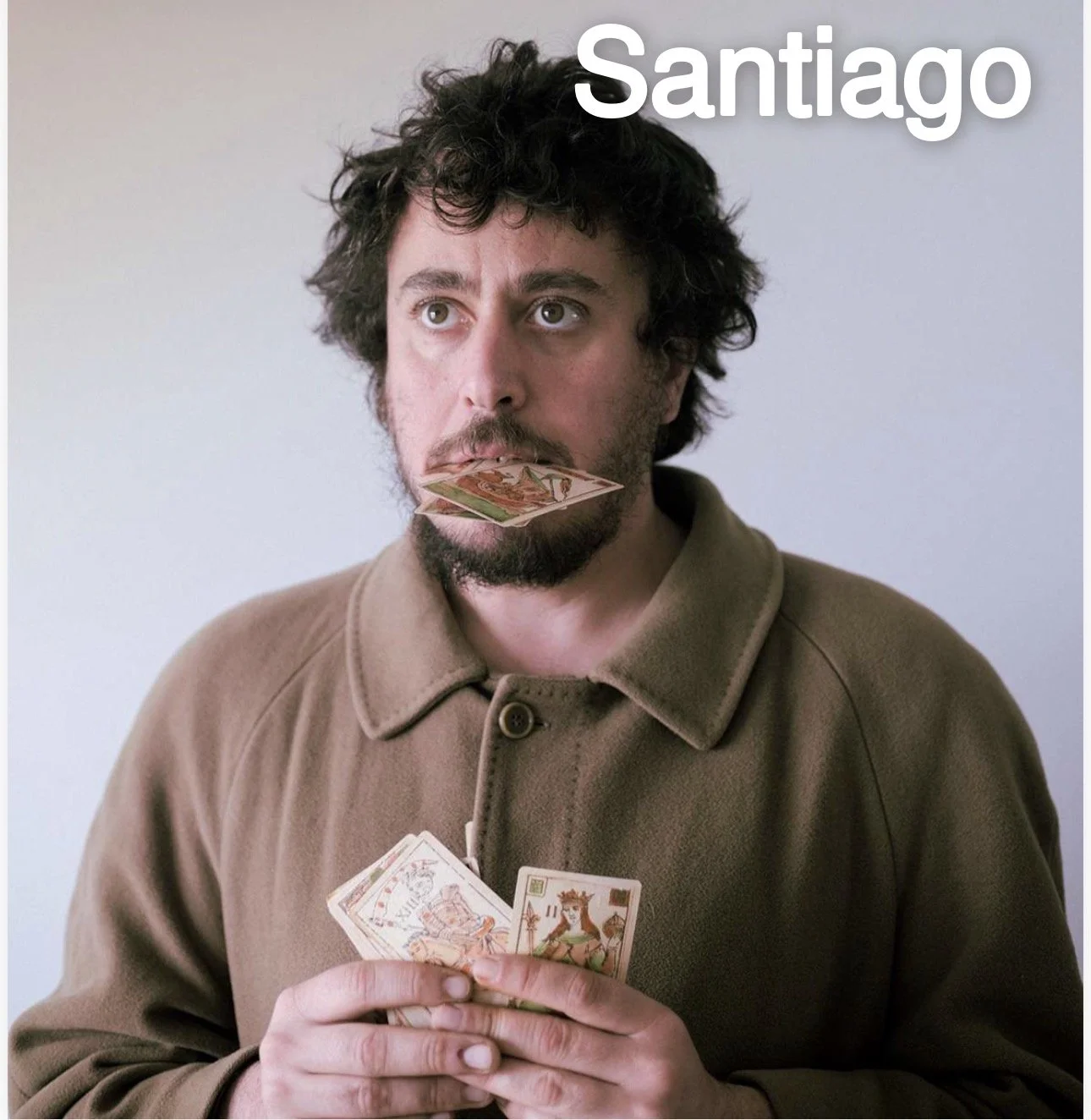 Wences Lamas con cartas de tarot – Oráculo en Santiago