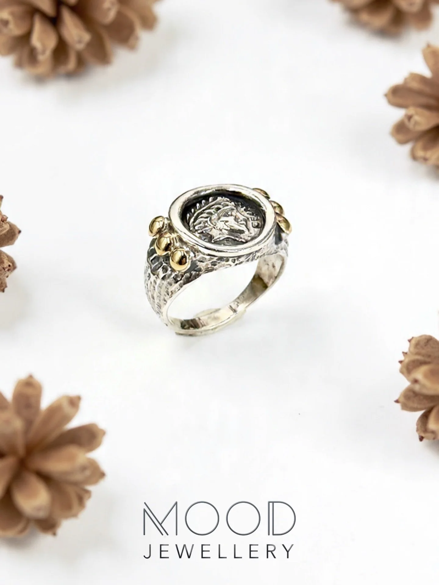 Mais um anel irresist&iacute;vel&hellip;
&hellip;
🛒 www.moodjewellerystore.com 🛍️
&hellip;
📧 info.moodstore@gmail.com
Ou 👉🏻 mensagem privada
...
Ponto de recolha no Porto:
@guerreiros.joias
&hellip;
#moodjewellerystore #moodjewellerydesign #mood