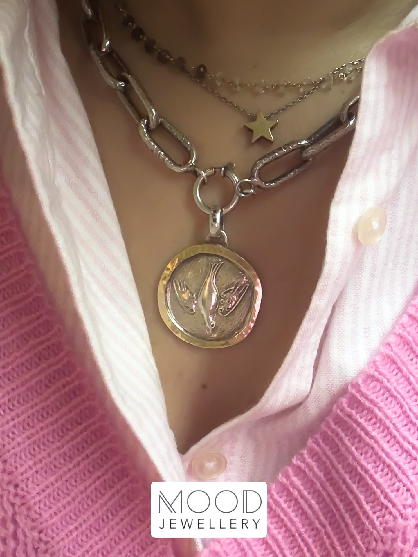 Sugest&otilde;es para a P&aacute;scoa? 🐣 
Claro que temos! 😉🌸🐰
&hellip;
🌸Ainda temos uma destas em stock na loja on-line🌸
Mas fazemos mais por encomenda! 😉
&hellip;
🛒 www.moodjewellerystore.com 🛍️
&hellip;
📧 info.moodstore@gmail.com
Ou 👉🏻