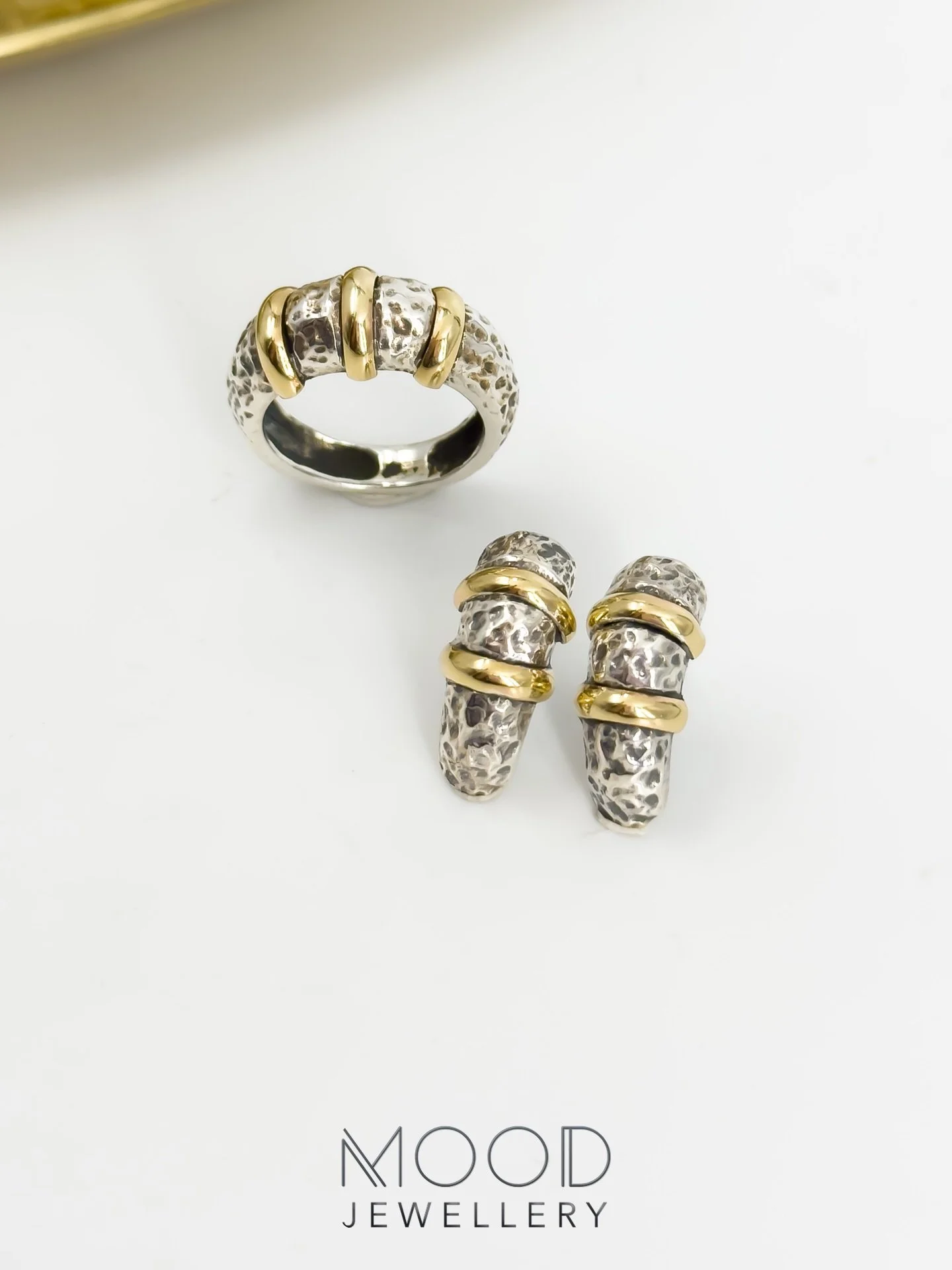 Mais um conjunto para nos fazer perder a cabe&ccedil;a! 🤭
&hellip;
🛒 www.moodjewellerystore.com 🛍️
&hellip;
📧 info.moodstore@gmail.com
Ou 👉🏻 mensagem privada
...
Ponto de recolha no Porto:
@guerreiros.joias
&hellip;
#moodjewellerystore #madeinp