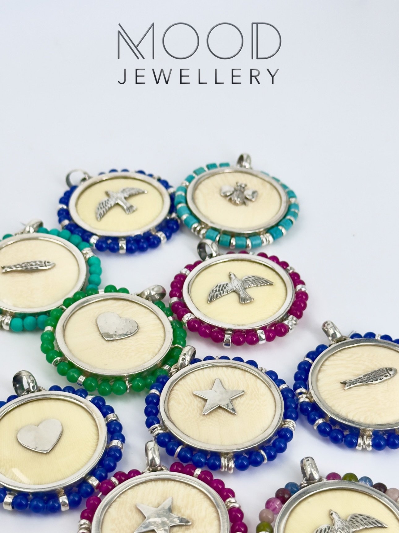 Ver&atilde;o pede cor e estas medalhas s&atilde;o super giras!!!
&hellip;
🛒 www.moodjewellerystore.com 🛍️
&hellip;
📧 info.moodstore@gmail.com
Ou 👉🏻 mensagem privada
...
Ponto de recolha no Porto:
@guerreiros.joias
&hellip;
#moodjewellerystore #m