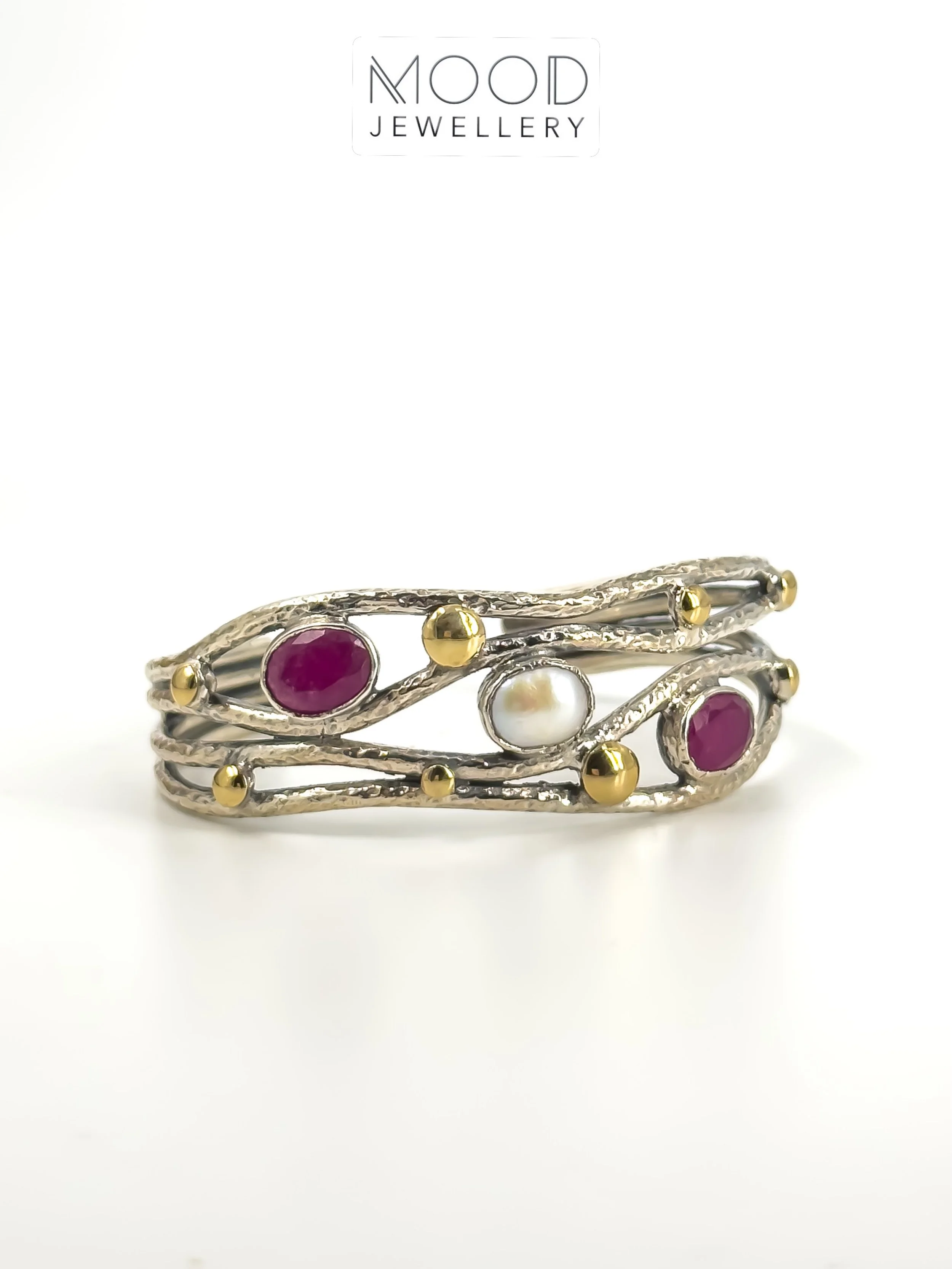 Rubi! 🩷
J&aacute; online! 😉
Envia-me mensagem e enviamos o link direto. Ou ent&atilde;o, podes sempre ir &agrave;s stories! 😉
&hellip;
🛒 www.moodjewellerystore.com 🛍️
&hellip;
📧 info.moodstore@gmail.com
Ou 👉🏻 mensagem privada
...
Ponto de rec