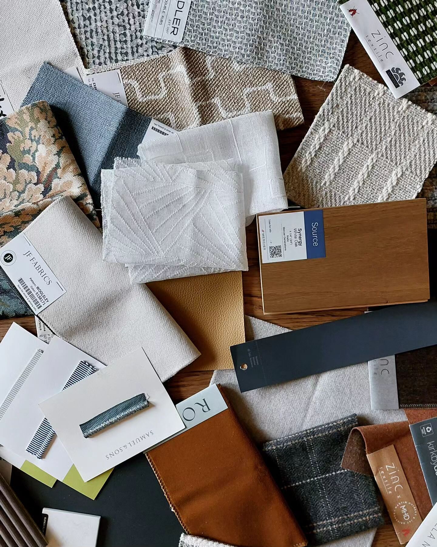 C R E A T I V I T Y
.
It's fun to make a mess ... especially when it's a creative mess of fabrics, finishes, and other fun shit. I think this is my favourite part (but I do say that about almost every part of what we do.)
.
#interiordesignstudio #cre