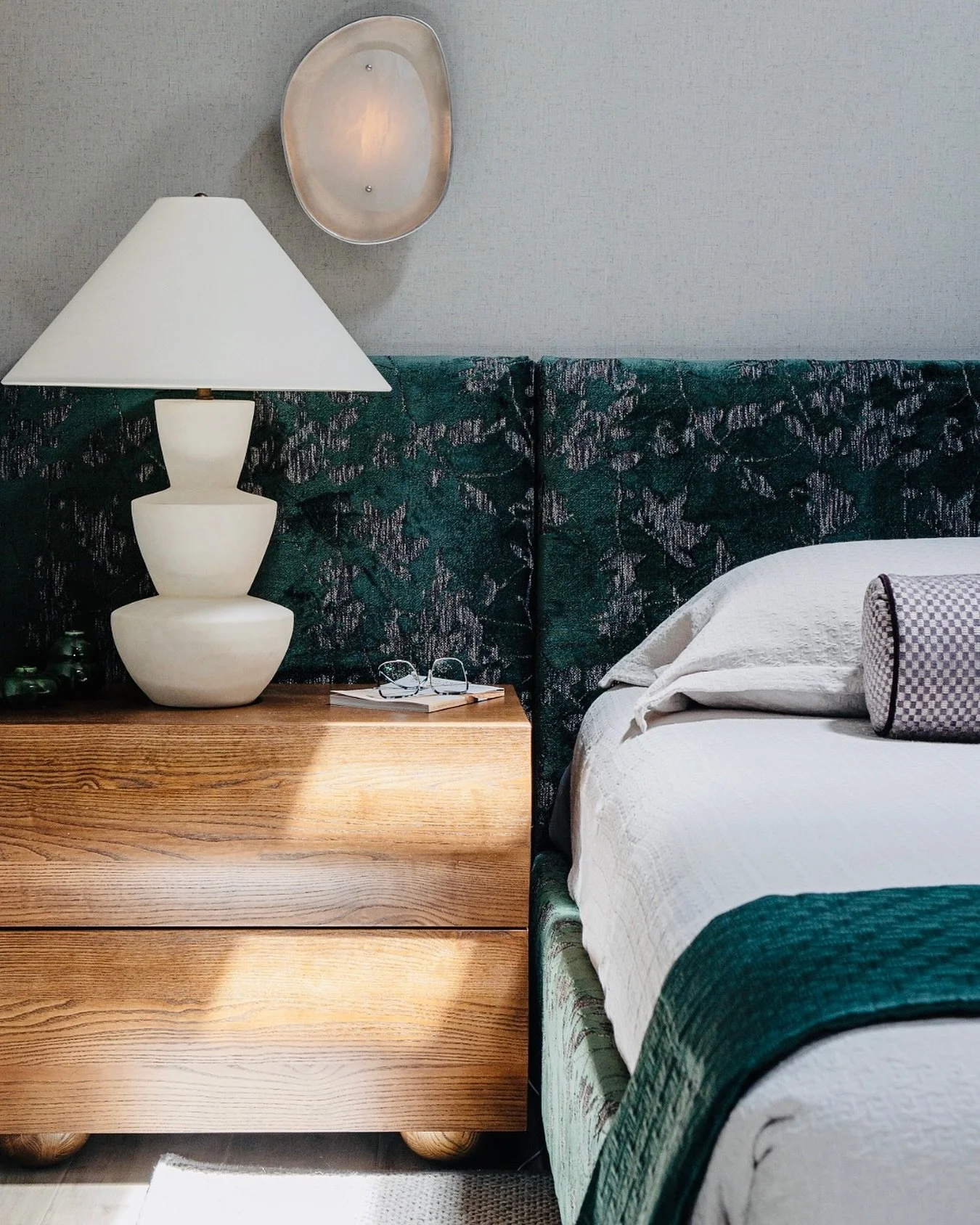 D E S I G N  C R U S H
I firmly believe that Studio Asby are the best in the business when it comes to bedrooms – especially upholstered headboards. I took a lot of inspiration from their work when designing the primary suite at our Spruce pro