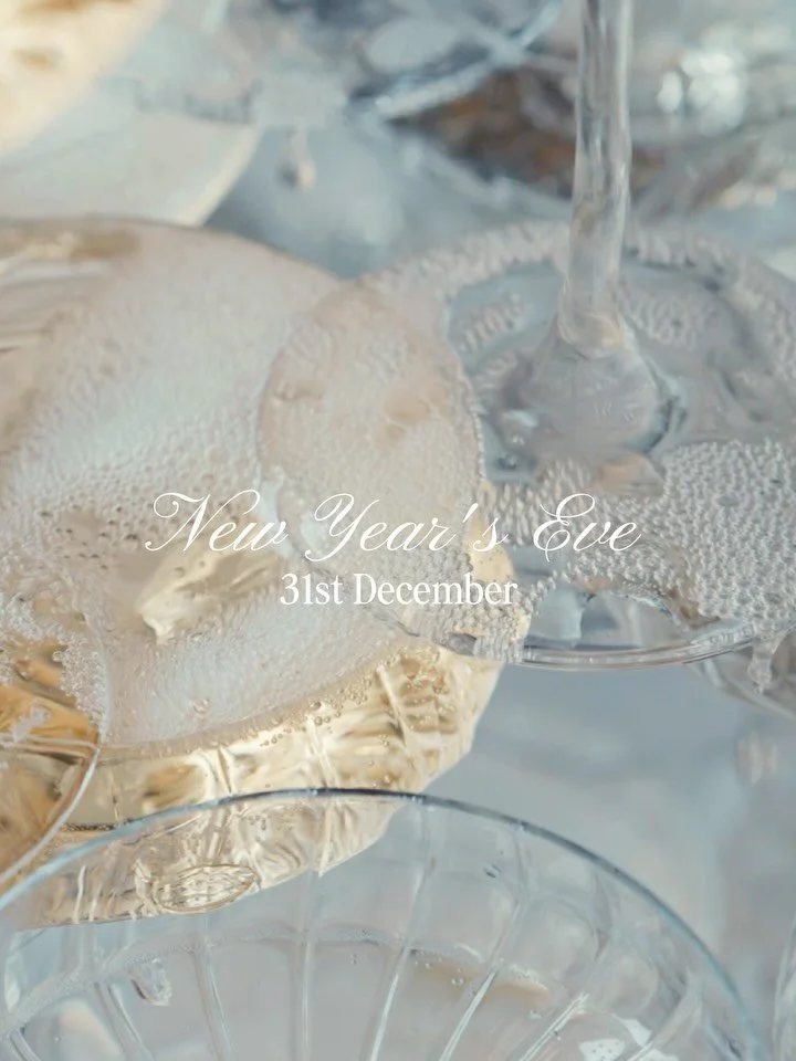 New Year&rsquo;s Eve at Sale e Pepe

The first sip of Champagne, a twirl of tagliatelle, a little scarpetta before the next Negroni. Italian classics, bold flavours, famiglia around the table as midnight gathers pace.

Toast to 2026 at our table. 31s