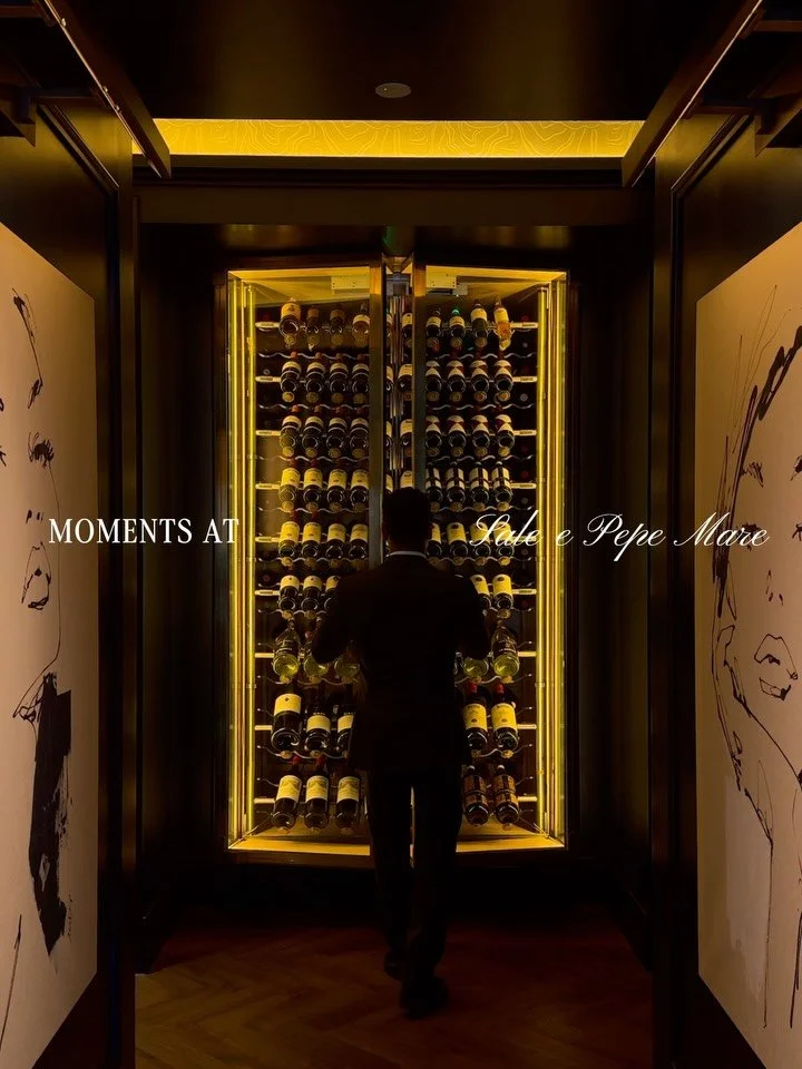 The moments that make Sale e Pepe Mare. Arrival, aperitivo, the first bite, the last glass. Slowly, and all at once.

Come sempre.