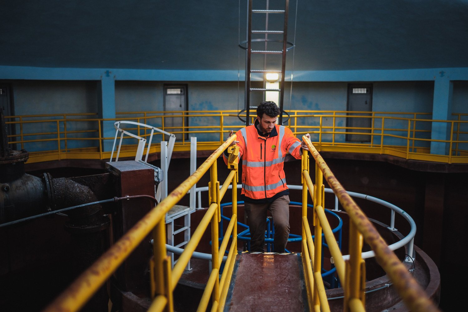  De Watergroep is het grootste drinkwaterbedrijf in Vlaanderen. Meer dan 1.500 medewerkers zijn dagelijks in de weer om via een netwerk van 34.000 kilometer leidingen water te leveren aan 177 gemeenten gespreid over West- en Oost-Vlaanderen, Vlaams-B