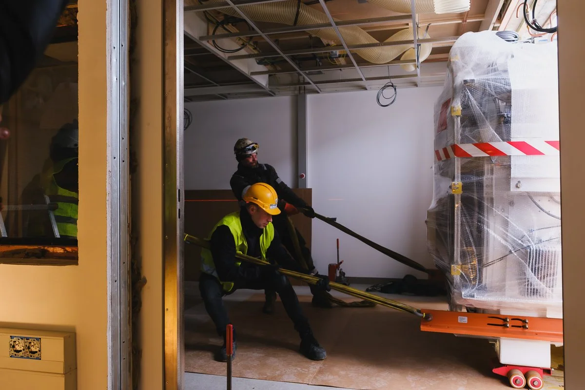 Industriele fotografie kraan en krat bij ziekenhuis van Roeselare-2.jpg