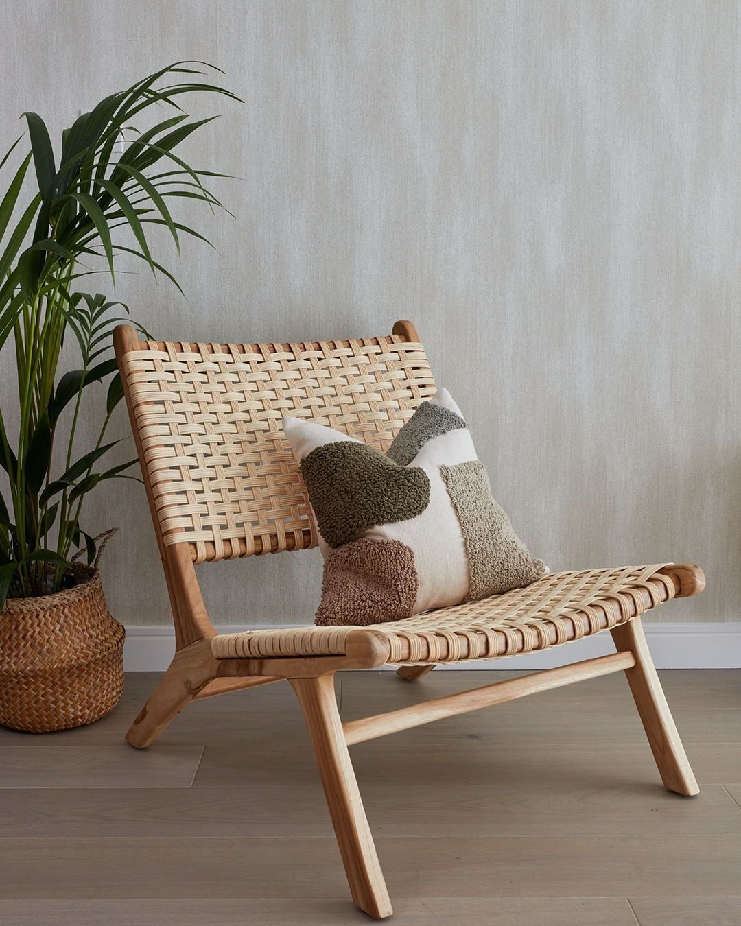 A collection of wider-angle shots that show the natural feel to the collection. Expect to see complementing neutral and earthy tones with organic woods and fabrics. The copen collection has been designed for those who want a calming home with less co