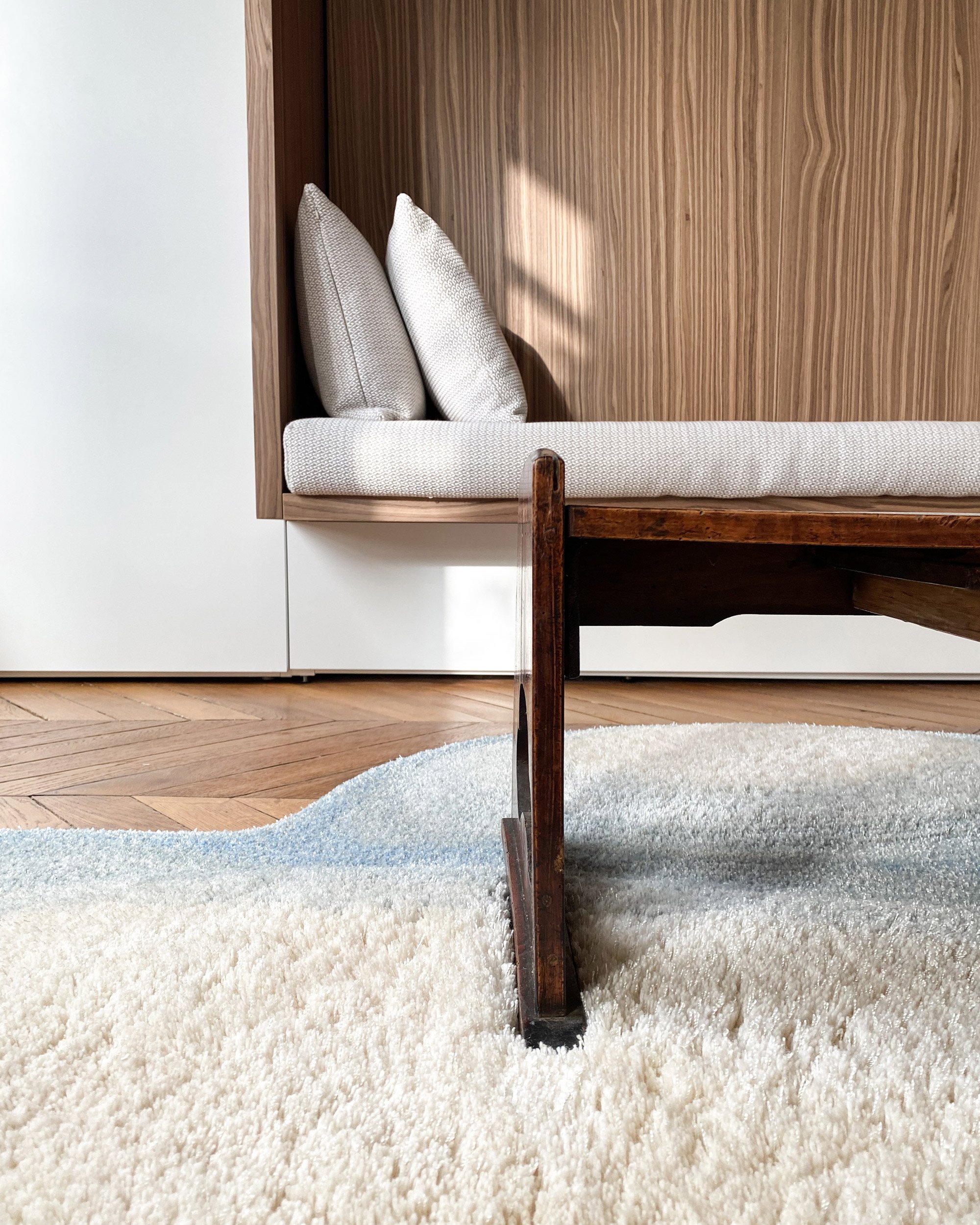 SNÖ Mini. Rug Small with bench.