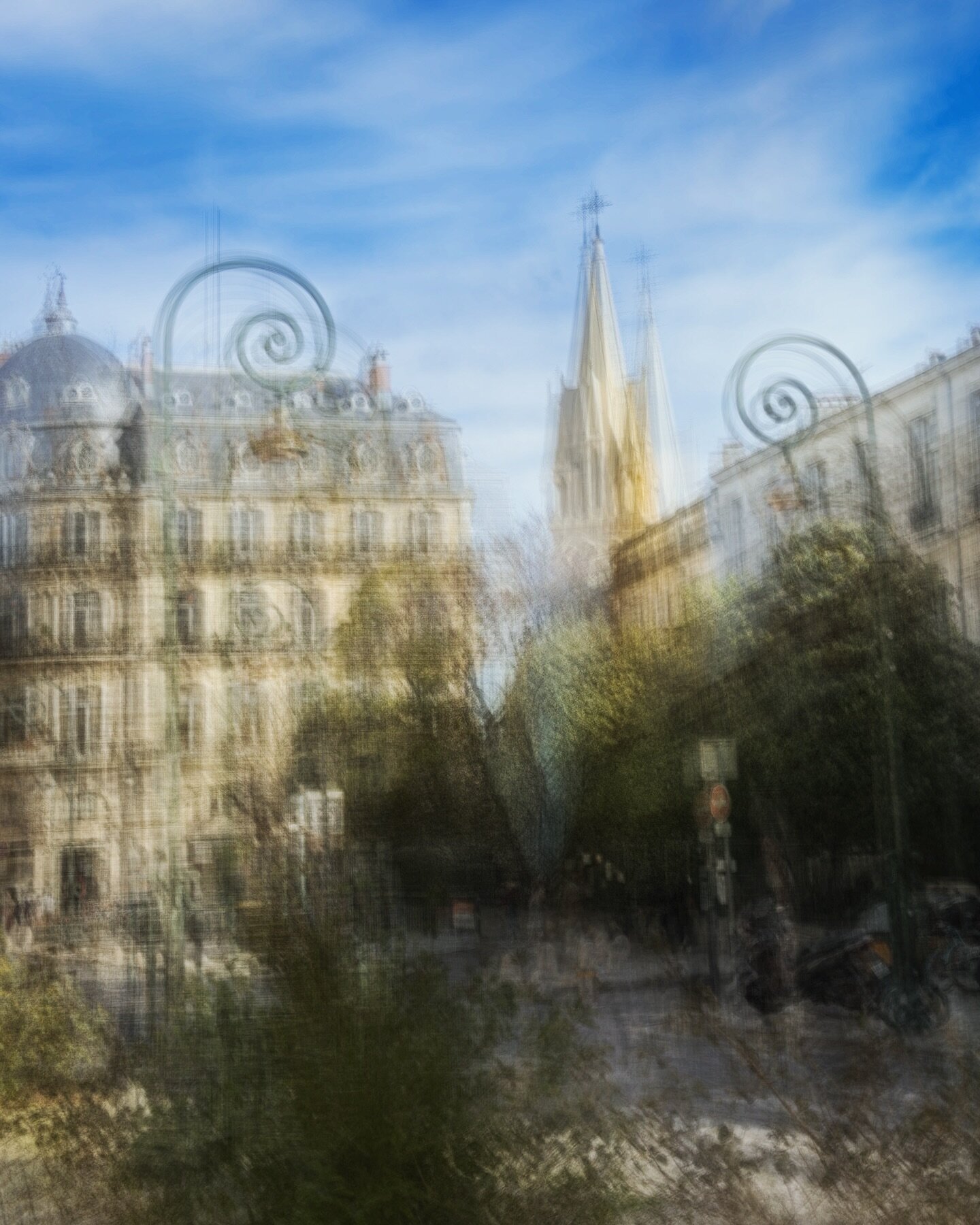 A whimsical skyline ✨
Hope you&rsquo;ve had a good start to the week! 

.

#montpellier #cityscapes #icmphotography #icm #lovewhereyoulive #myeverydaymagic #architecturephotography #icmphotographymagazine