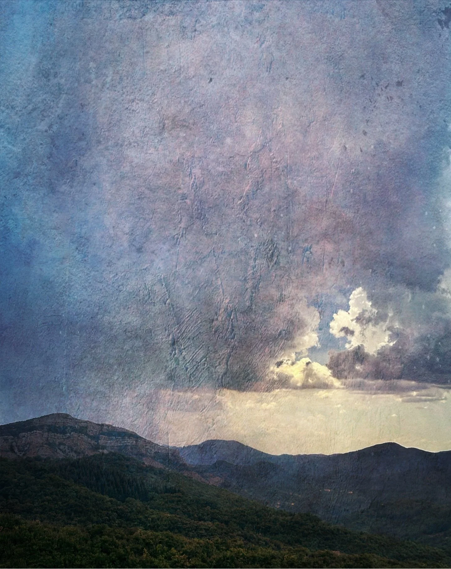 Rain clouds gathered and deep rolls of thunder reverberated around the valley. The air was thick with it. But then it vanished without a single drop and the sun reappeared like nothing had happened at all. 

.
#stormcloudsgathering #skywatchers #seas