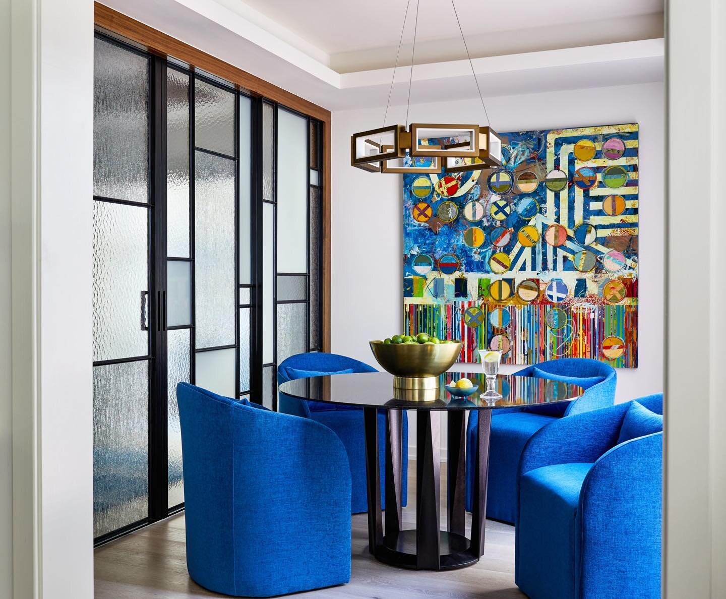 Bold and Blue 💙. Loved creating this breakfast nook for clients who love color!
.
.
.
Photo: @stacyzaringoldberg
Contractor: @bowa_designbuild
#lotusinteriordesign #modern #interiordesign #residentialdesign #GreatFallsVA