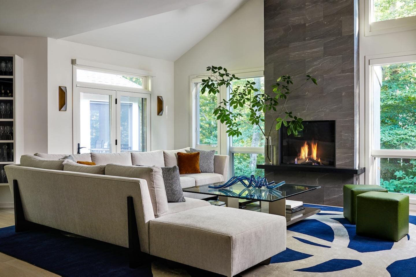 Time to start using the fireplace 🔥🔥🔥
.
.
.
#lotusinteriordesign #fireplace #familyroom #interiordesign #greatfallsva #residentialdesign

📸: @stacyzaringoldberg
Contractor: @bowa_designbuild