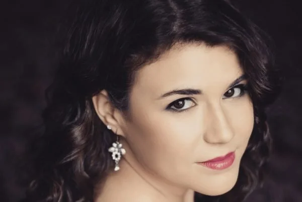 Kira Kaplan, La Traviata
