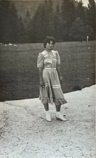 Mileva's Singer Machine