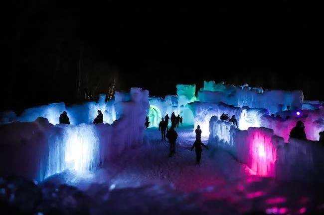 Artist Bluff Hike and Ice Castles