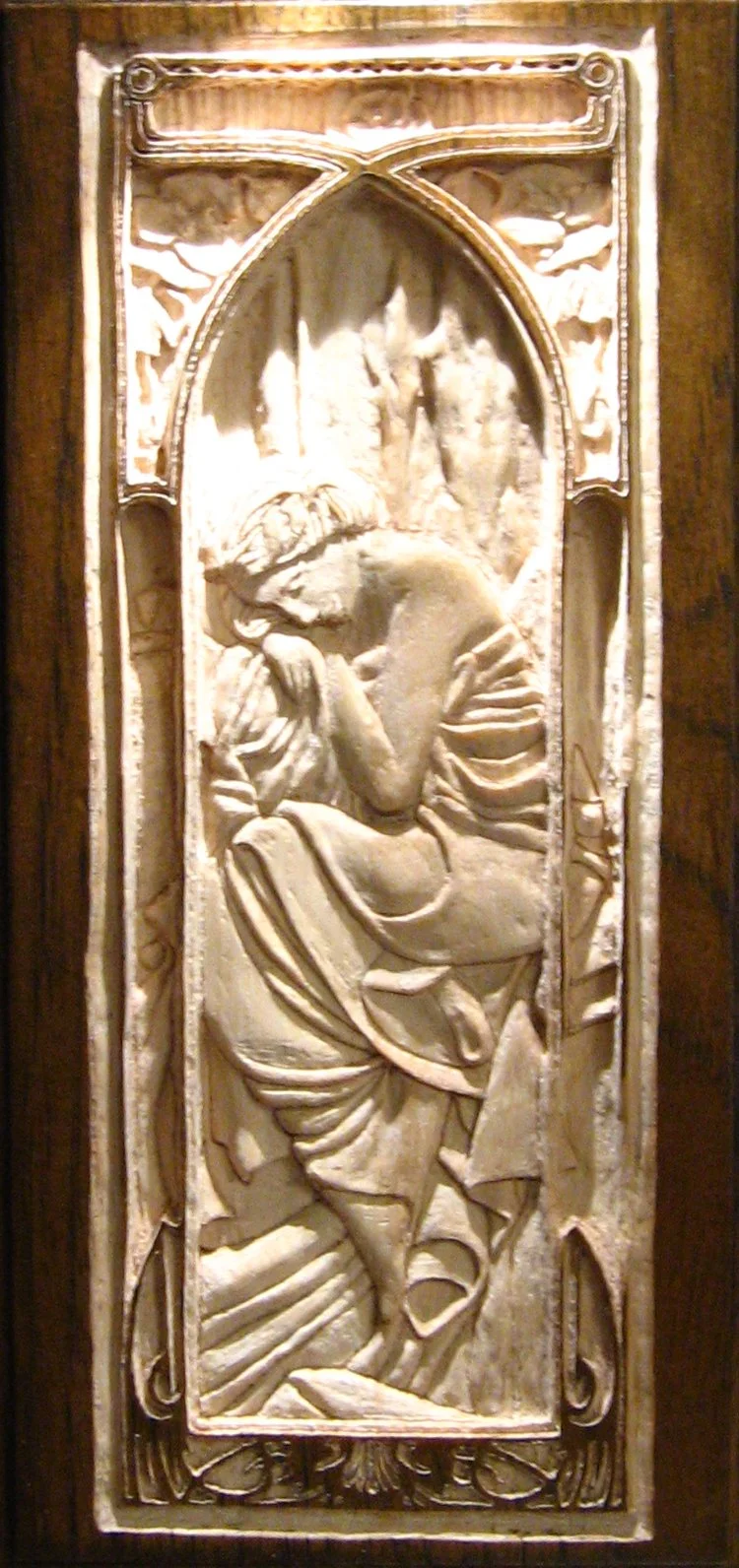 14. Mucha Carving - Hard Light.jpg