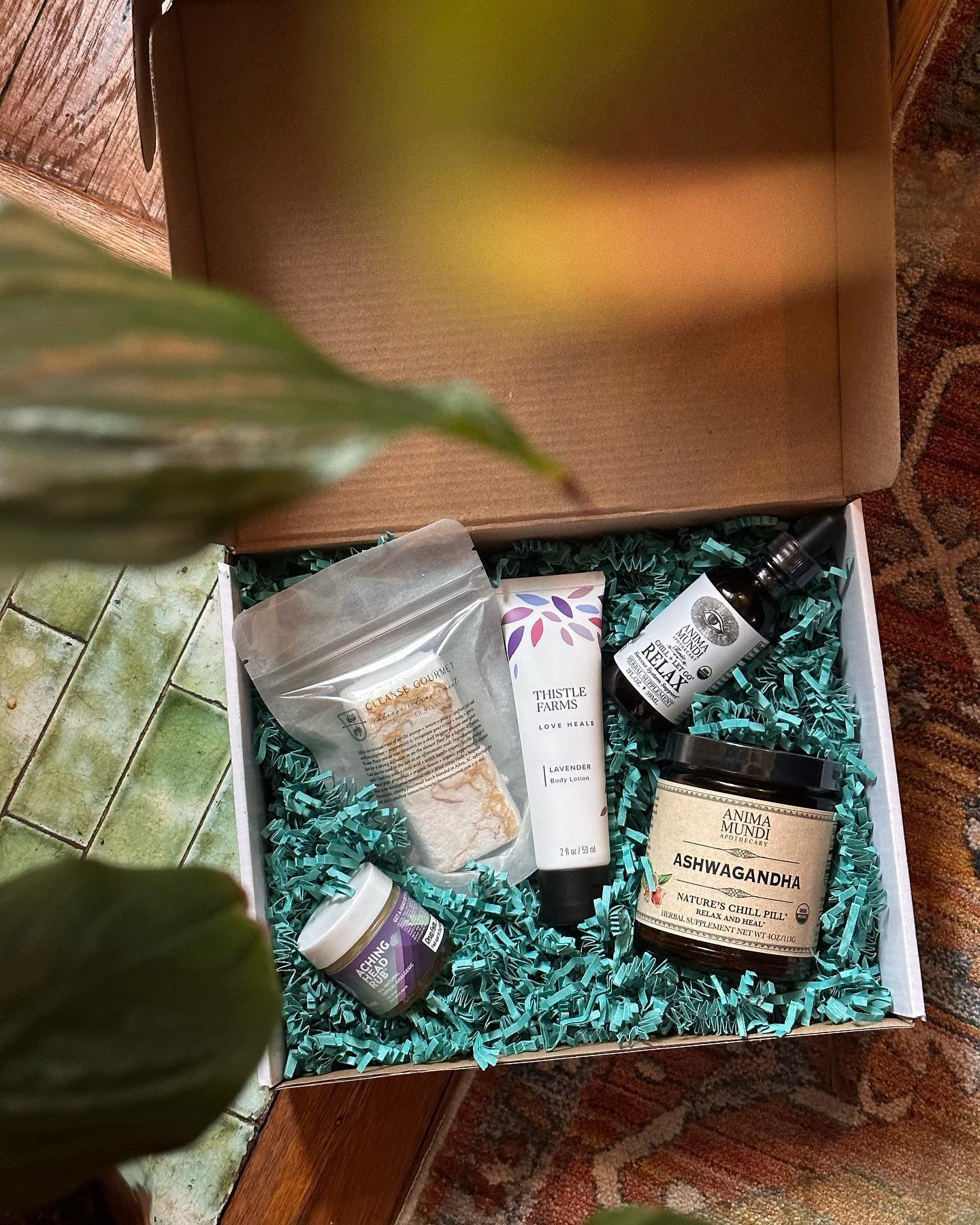 Need a gift for Mother&rsquo;s Day? We gotchu 👏🏻 

✨Pre packed gift boxes are in our store starting at $67! 

✨We truly LOVE these products from some of our favorite brands: 
 @animamundiherbals
 @thistlefarms
 @natureswillow 
@deepbreathdesignsllc