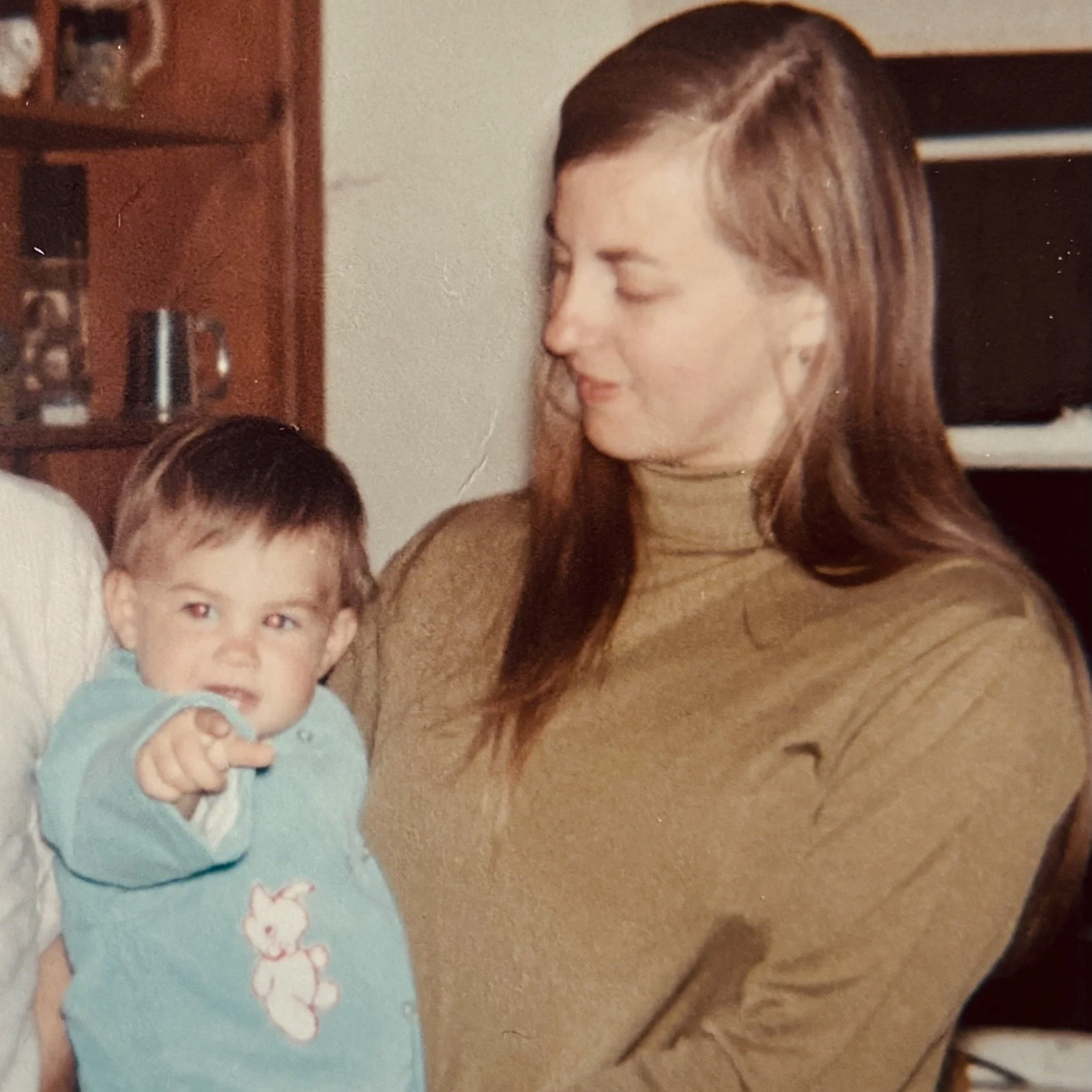 Joint attention as a foundation for cooperation and language