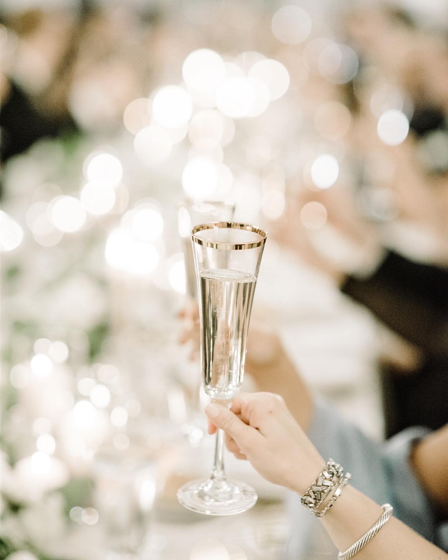 Cheers to the New Year, friends 🥂 
⠀⠀⠀⠀⠀⠀⠀⠀⠀
We&rsquo;ve got huge plans for 2023&hellip;can&rsquo;t wait for you to see ✨

Photography @elizabethladuca