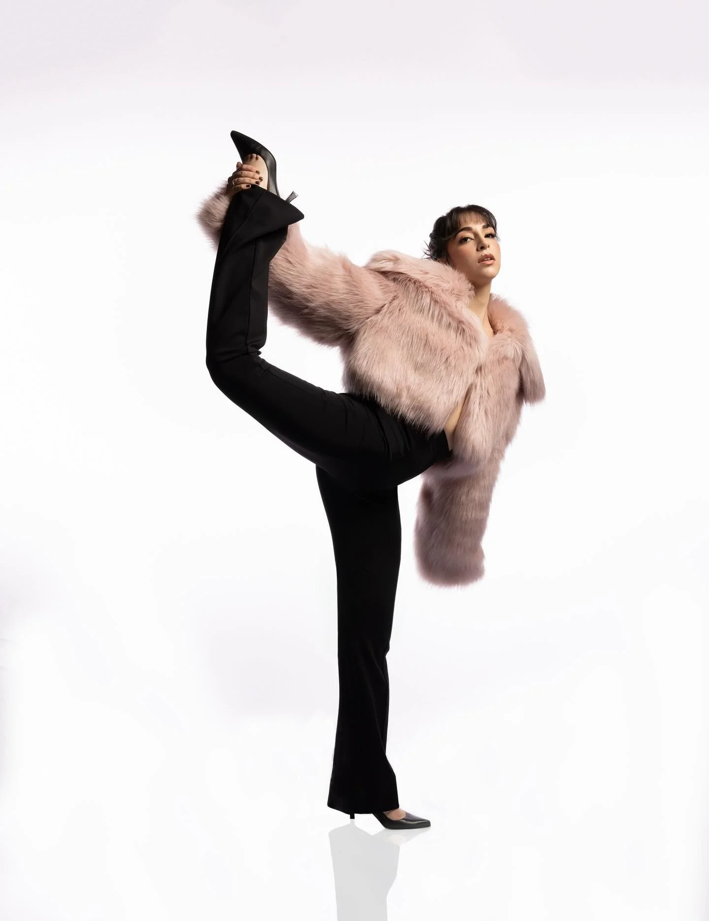 New season in every sense coming up, and we&rsquo;re reminding ourselves to stay FLEXIBLE by marking it with a photo from the archives of my session with 📸 @solomanhoward, the greatest human and artist photographer of all time.

More soon🖤🩷

#port