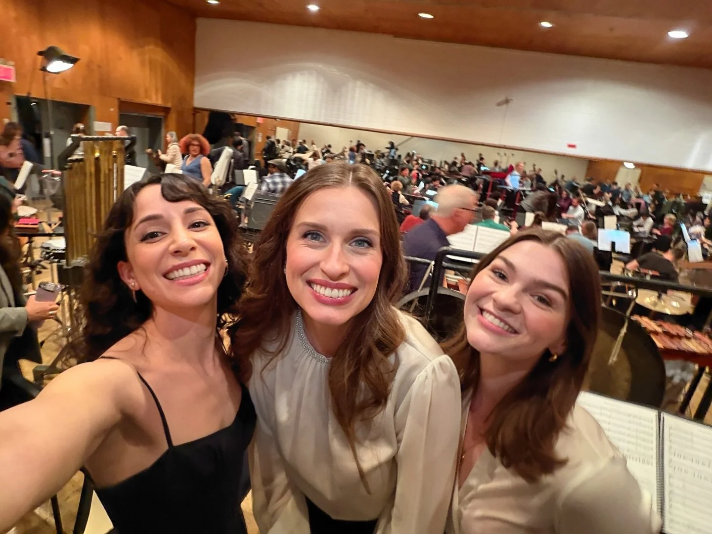 core memory = first sitzprobe with the glorious @metorchestra at @metopera singing a trio with my friends🥹🙈😭

@marybethnelsonzaros @cecelia.mckinley 💃🏻💃🏻💃🏻