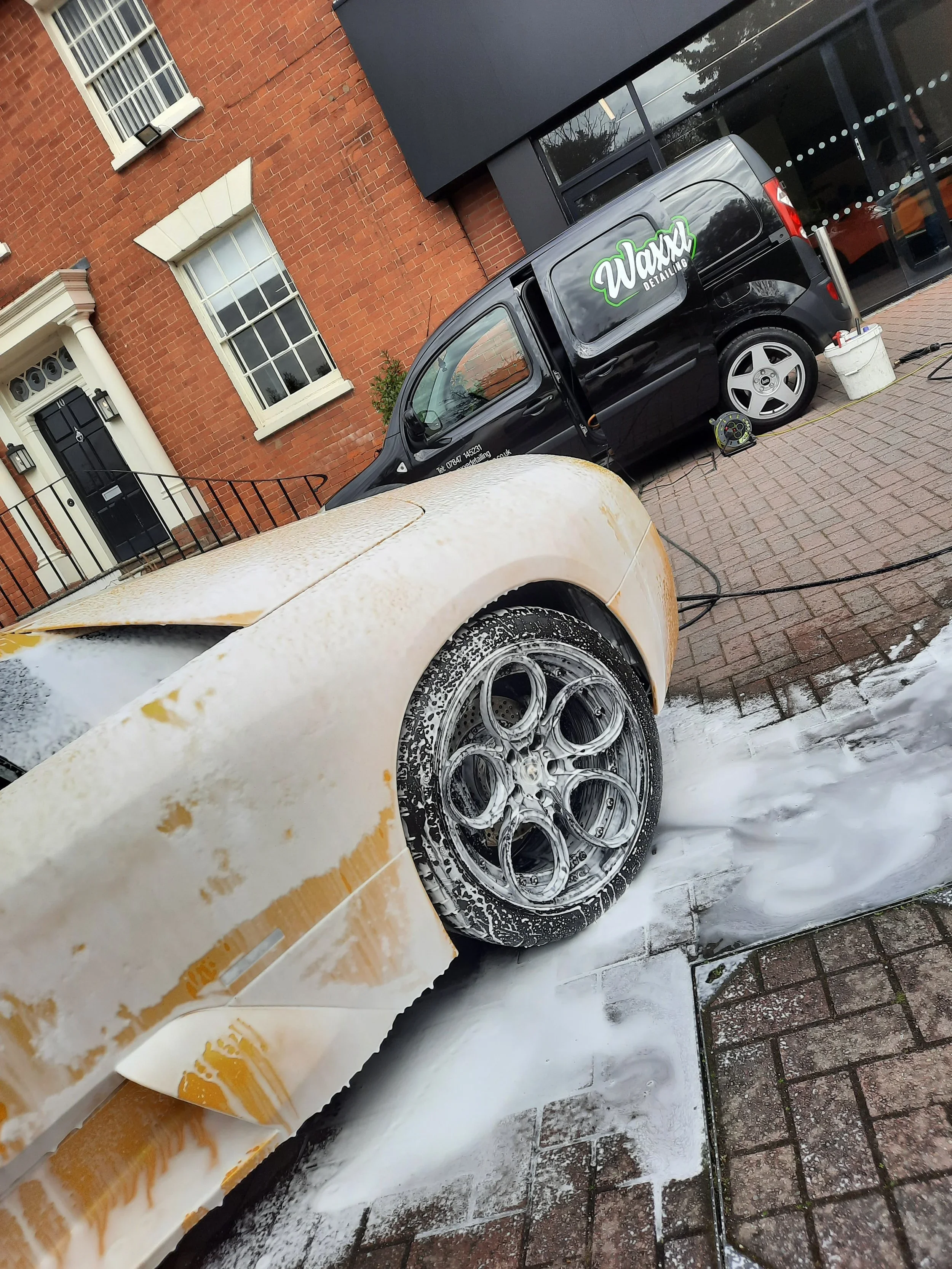 SHOWROOM/TRADE DETAILING