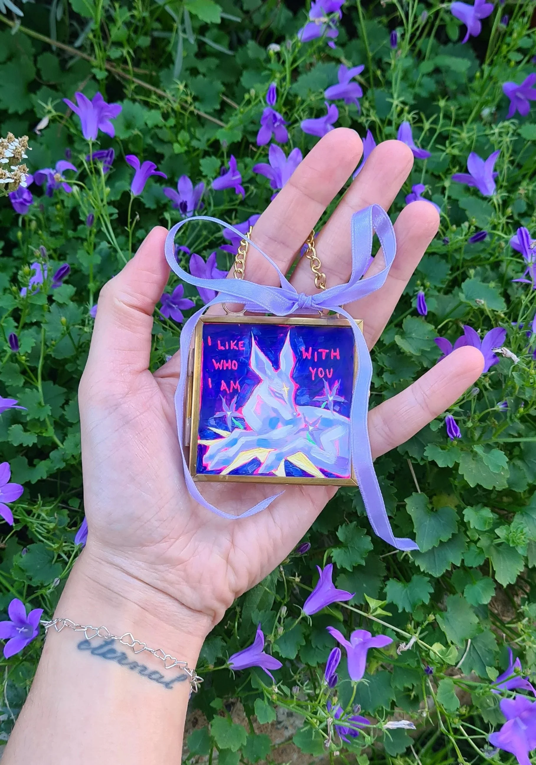 Mini original Malerei auf einem Glass Locket mit verträumtem Reh Motiv und pastell farbener Schleife