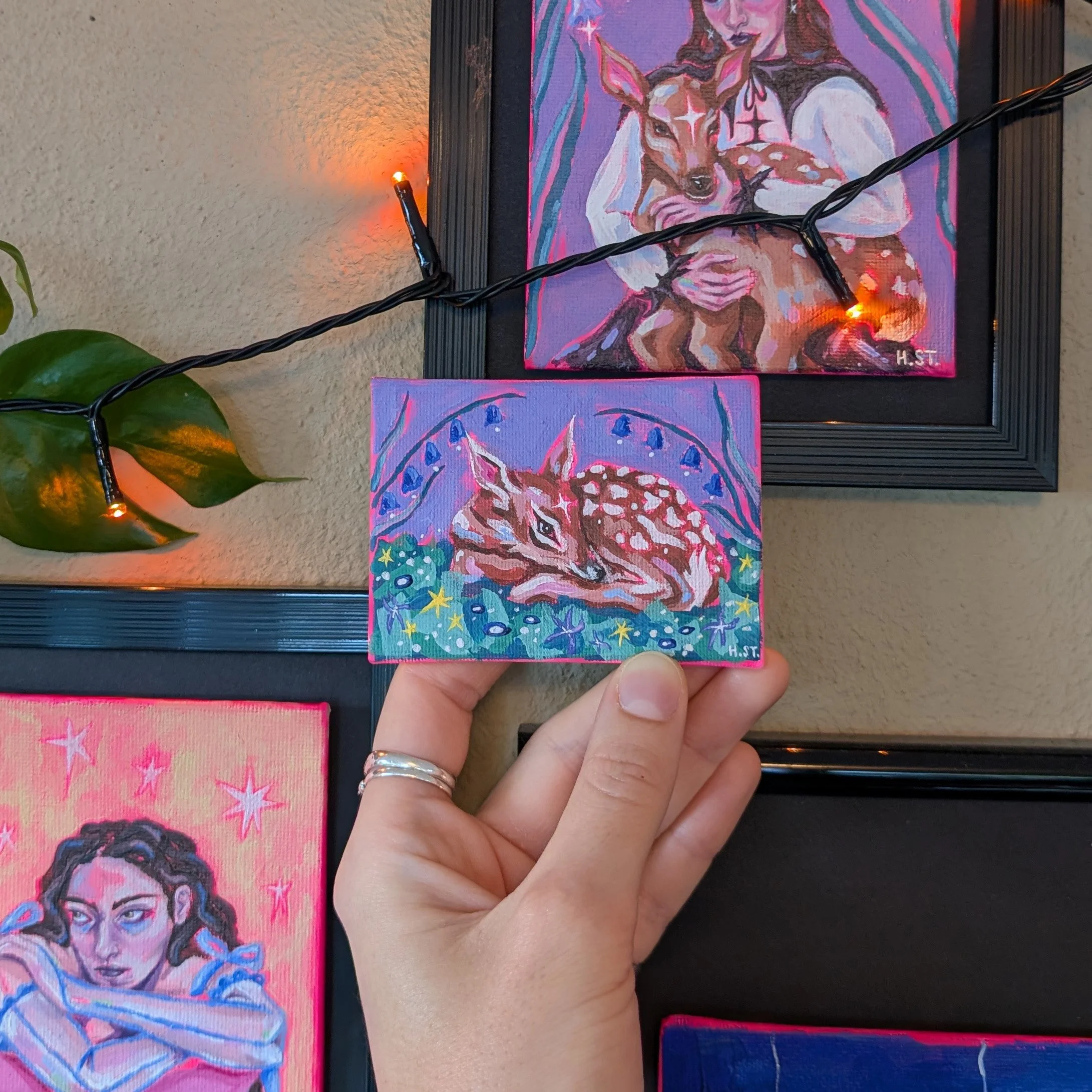 Originale mini Malerei eines Rehs in Acryl von der Künstlerin Hannah Stollenwerk auf Leinwand