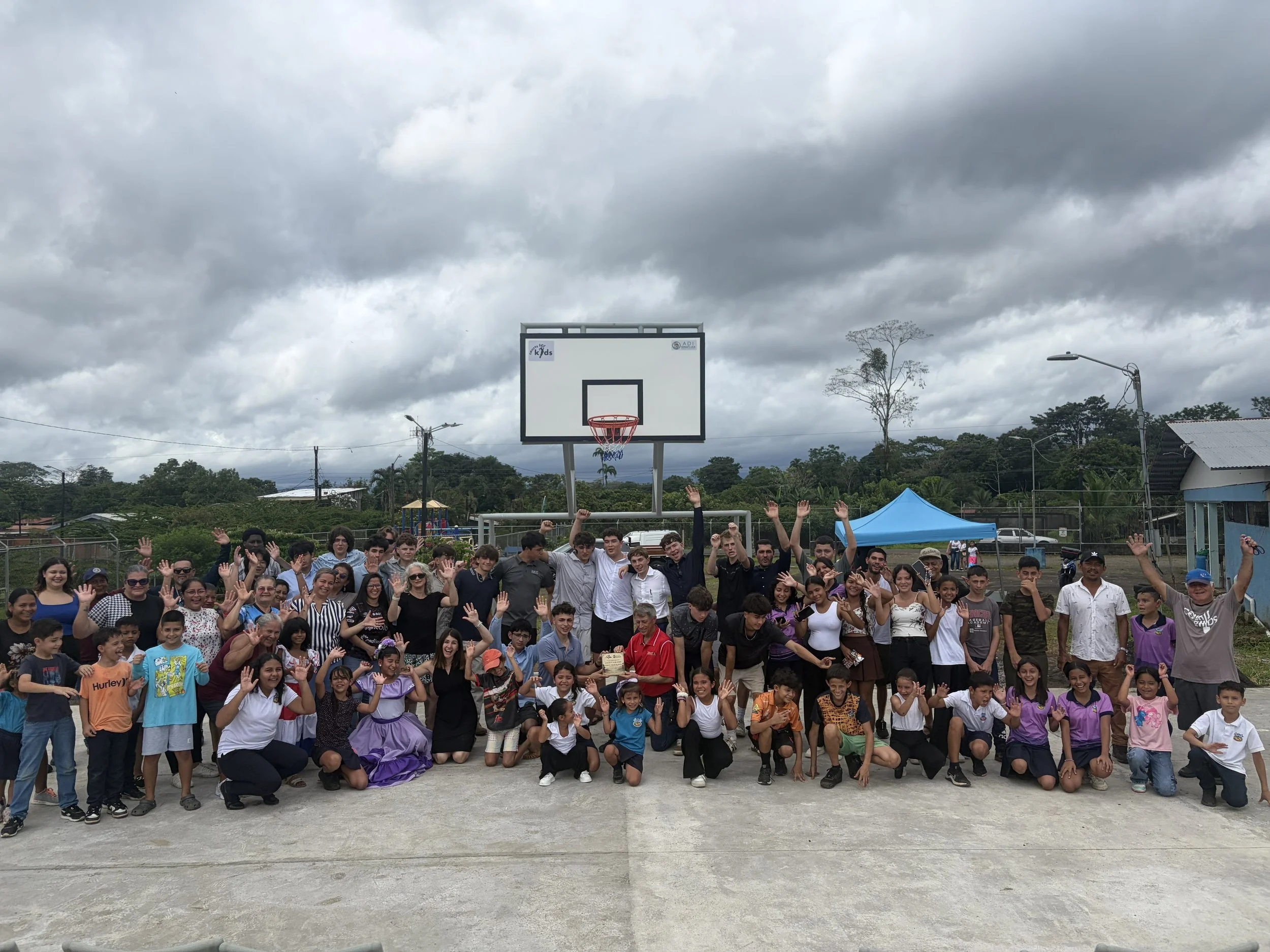 The Sonafluca community of Costa Rica enthusiastically welcomes student volunteers from Jesuit High School, Sacramento