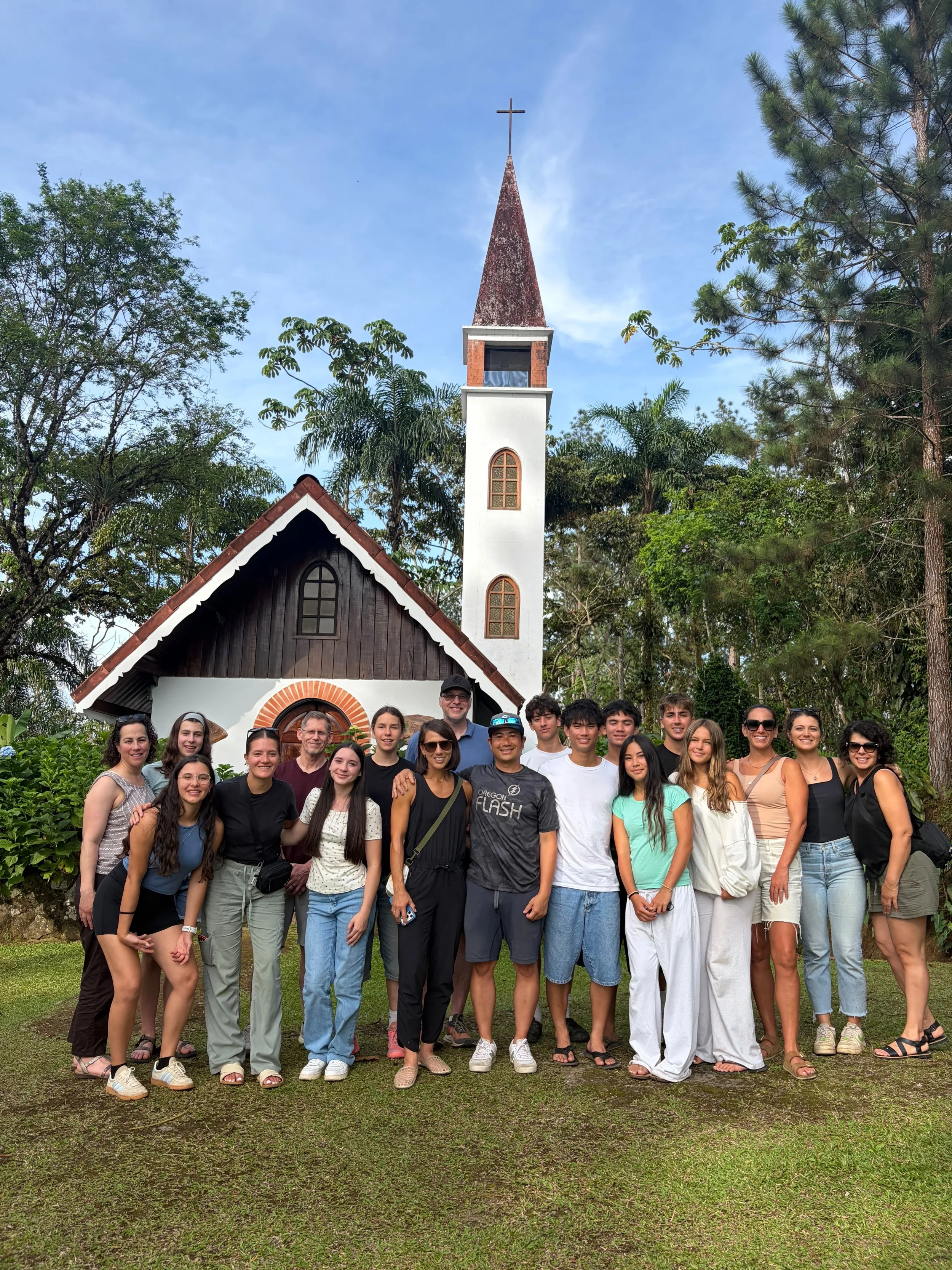 Oregon Flash basketball players and their families immerse themselves in the vibrant community of Pueblo Nuevo, Costa Rica