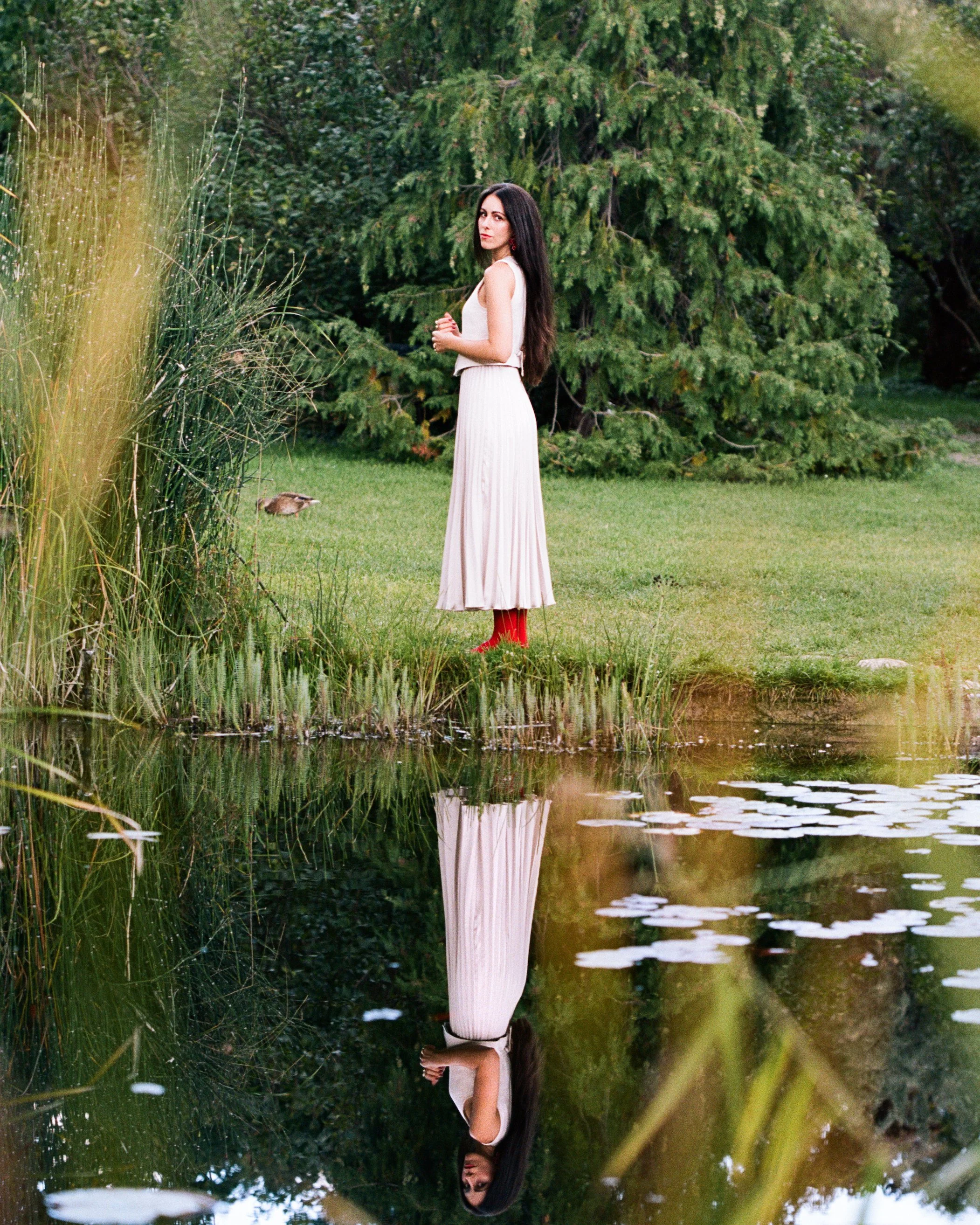 Ti thalassa ti galani / The sea, the azure